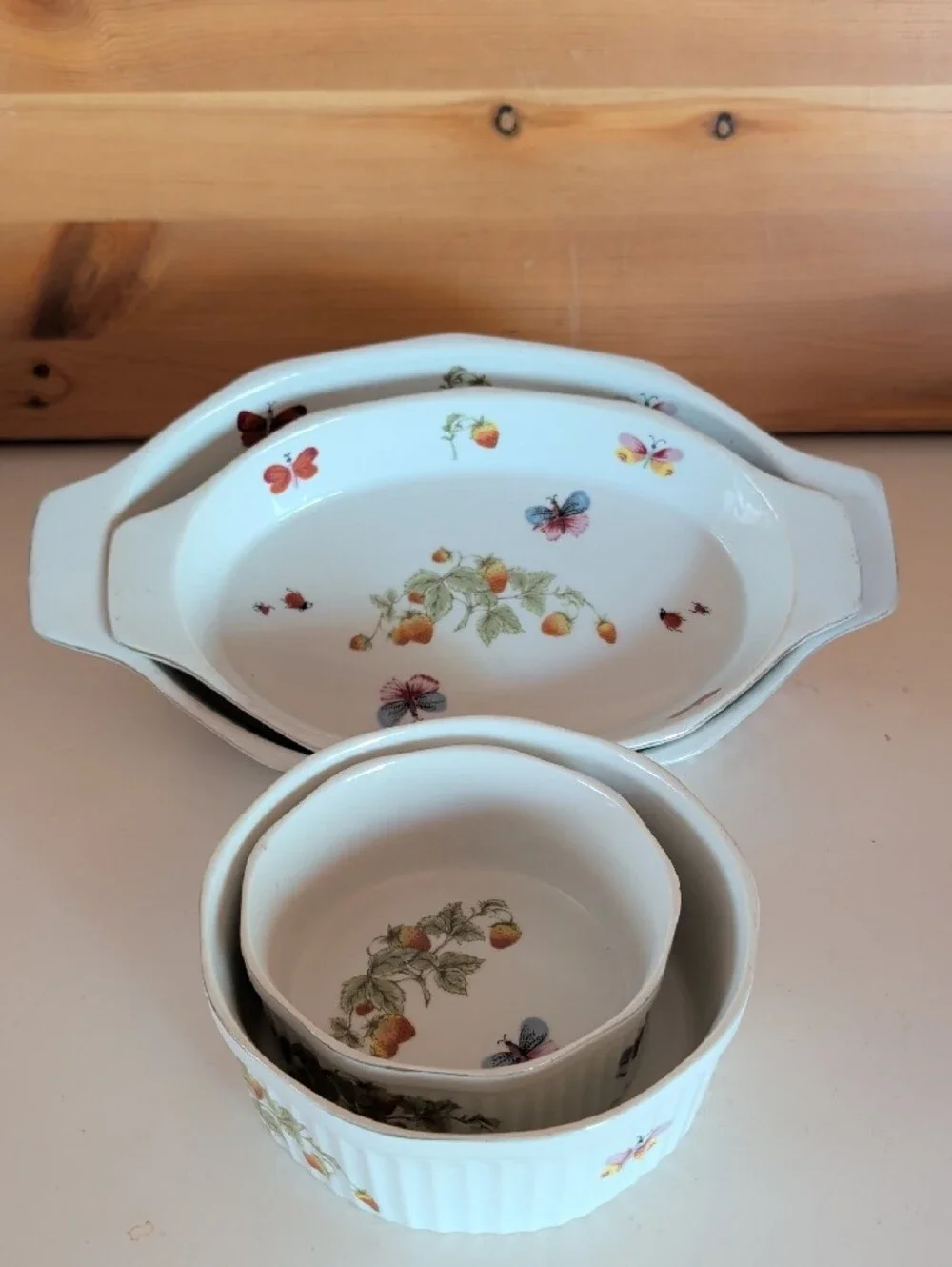 4 pcs.Oven To Table, White Ceramic Fruit & Butterfly. 7124-7122-6070-6970.